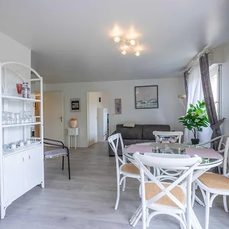 Cosy With Parking & Balcony - 4p - Deauville